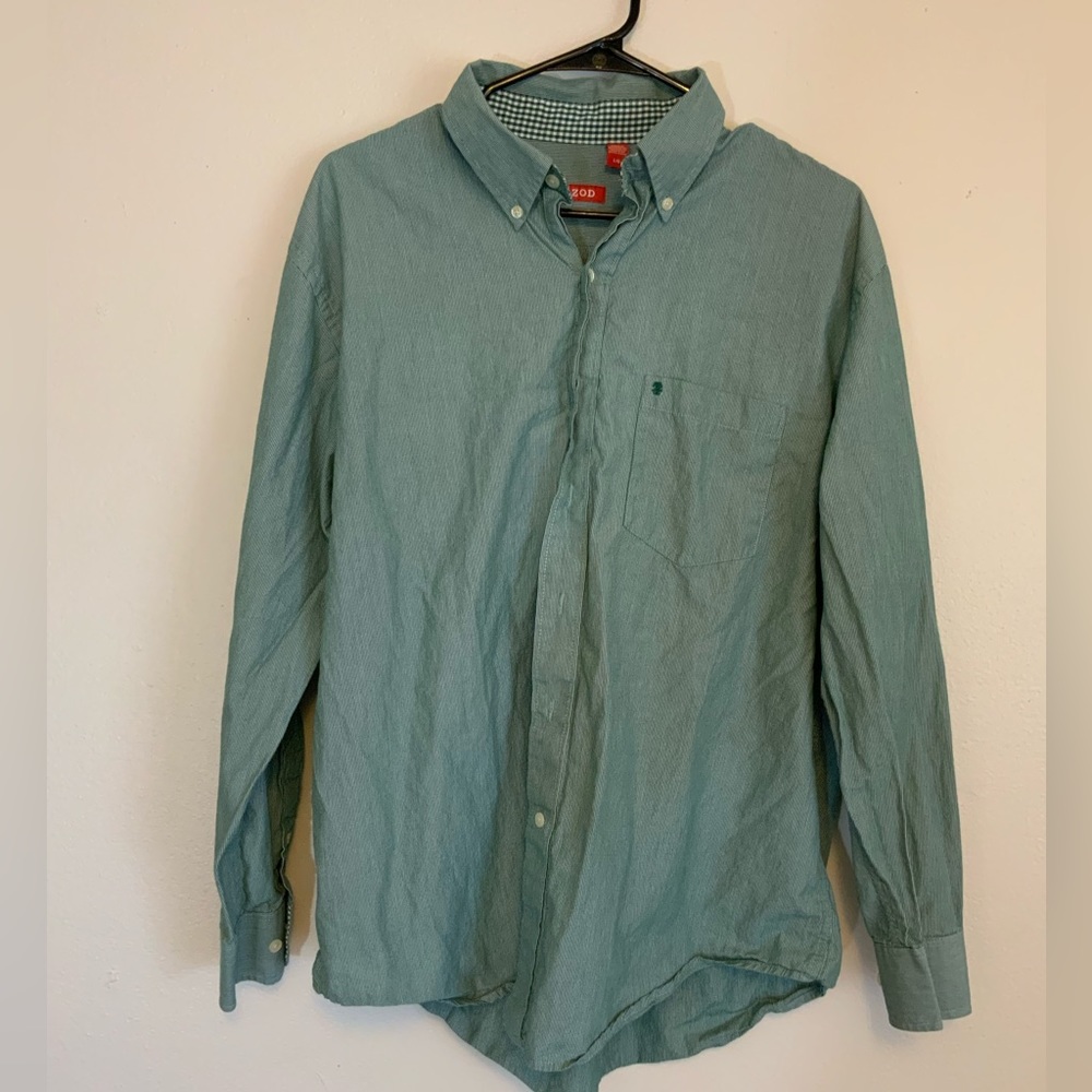Izod men’s casual dress shirt. Size L.